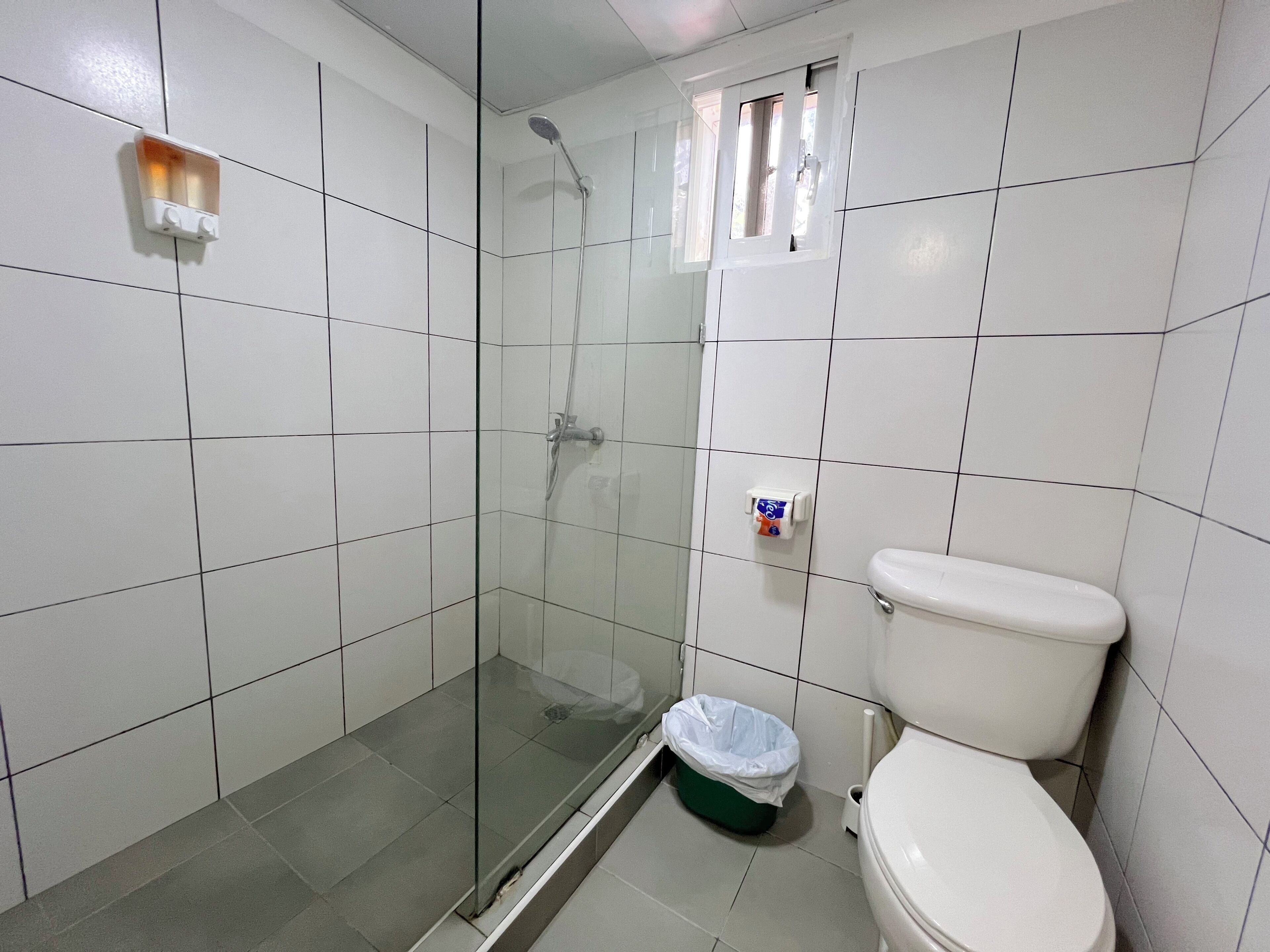 Estudio Confort, balcón, junto a la piscina | Baño