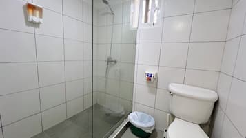 Estudio Confort, balcón, junto a la piscina | Baño