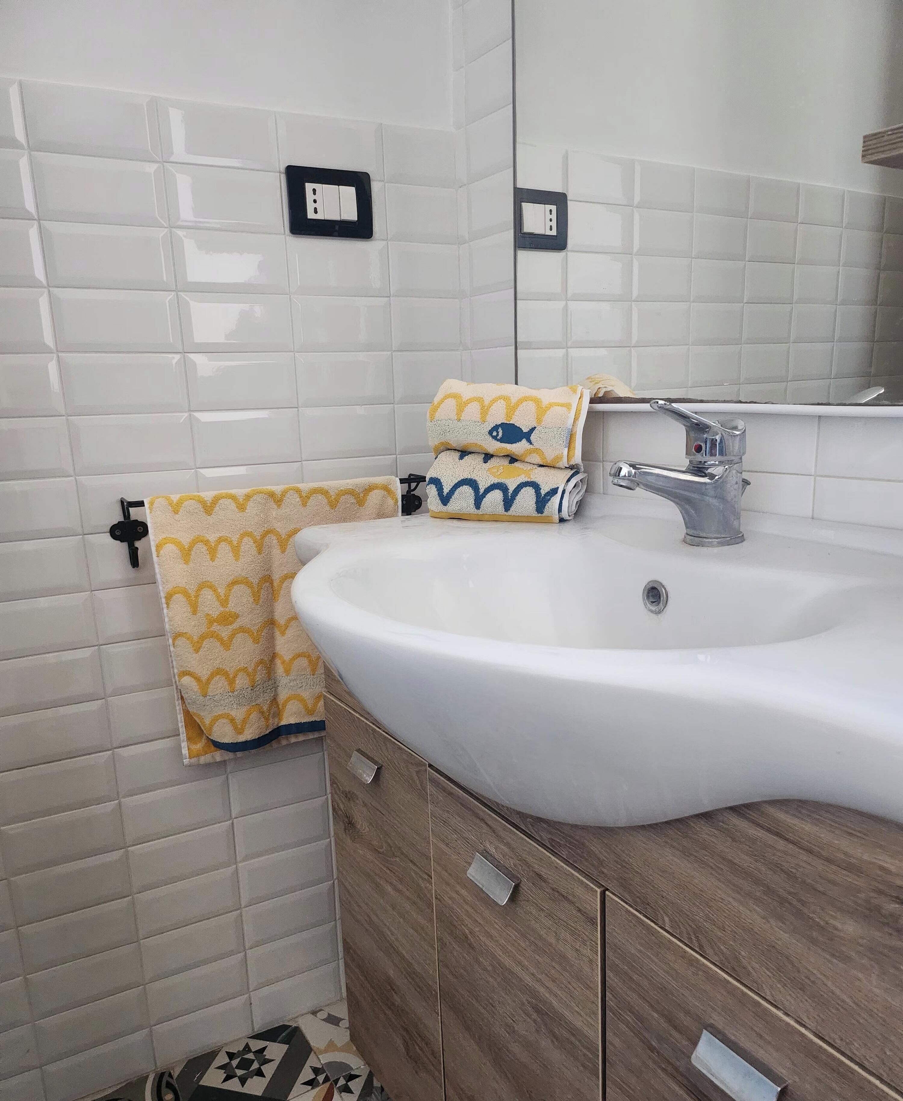 Dusche, Haartrockner, Bidet, Handtücher