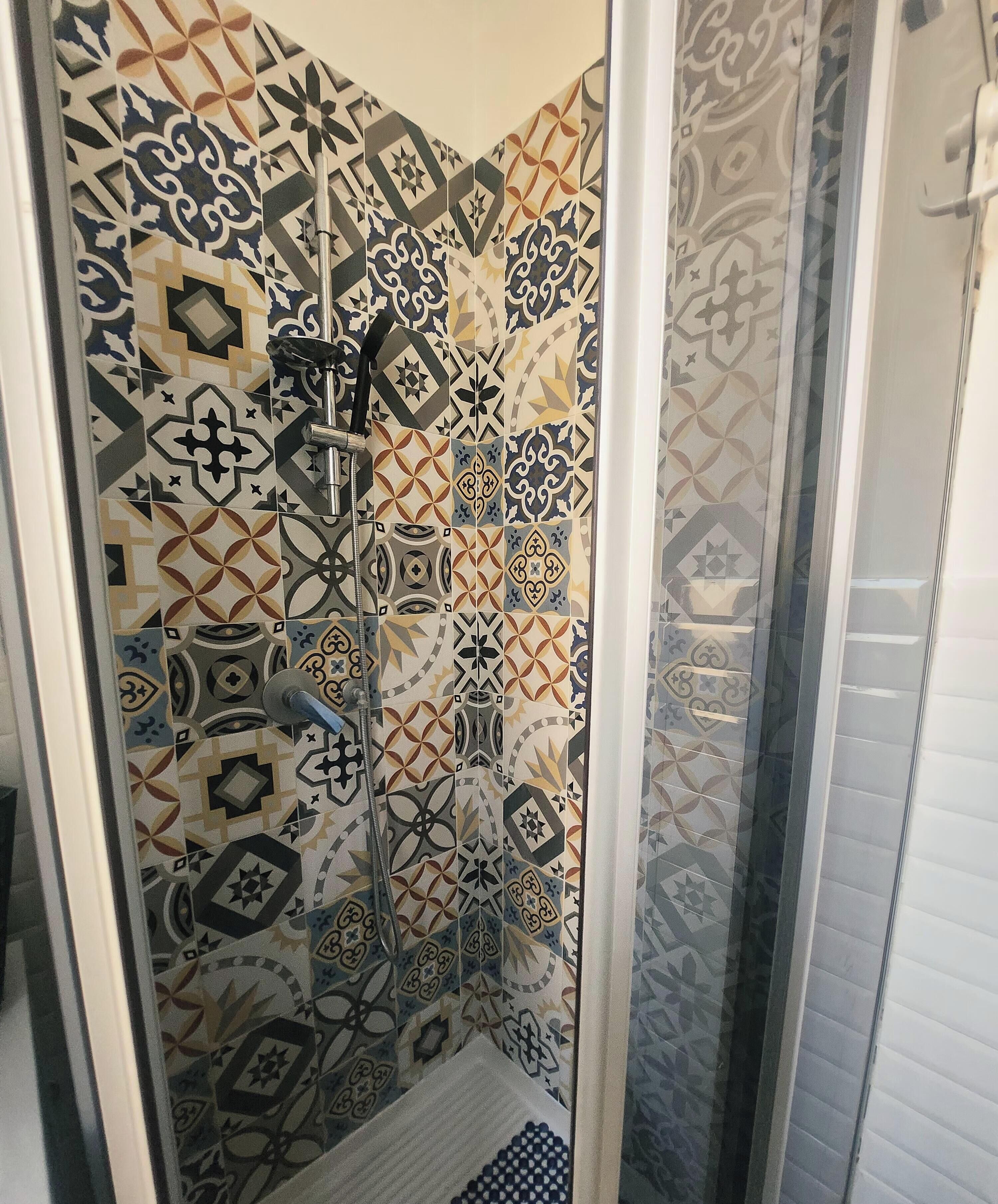 Dusche, Haartrockner, Bidet, Handtücher