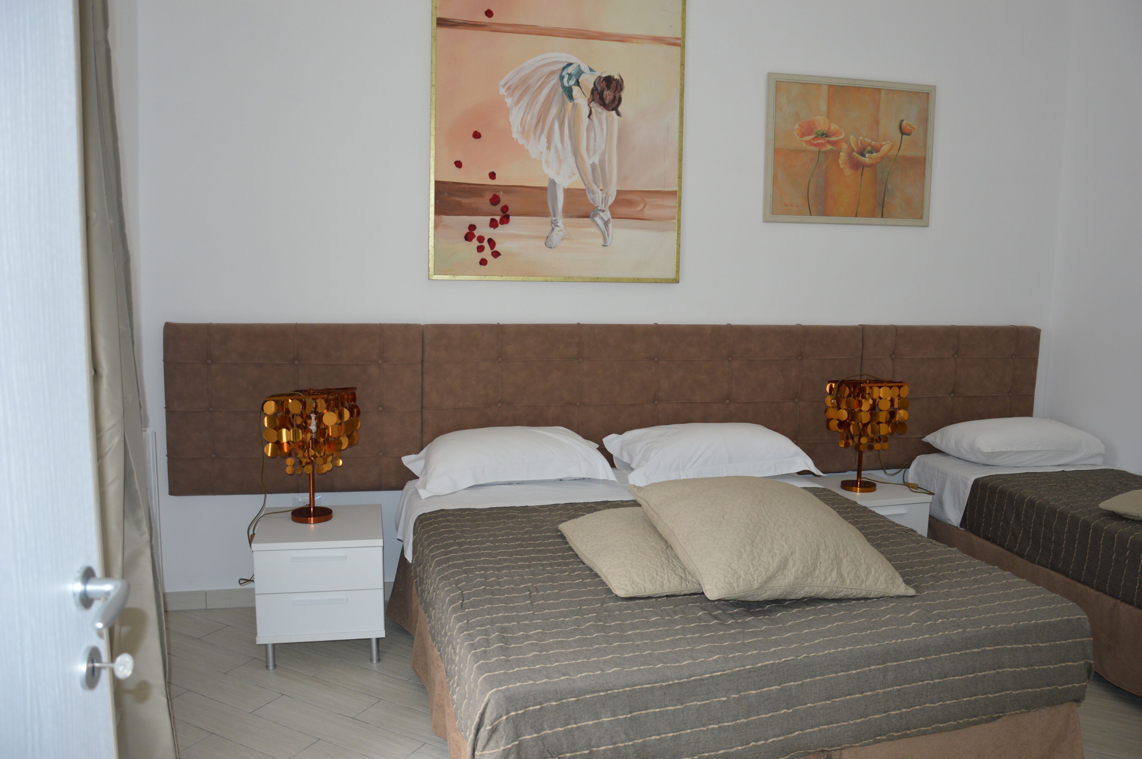 Iron/ironing board, internet, bed sheets
