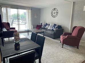 Living area - 1 bedroom condo w/larger deck, indoor and outdoor pool, Sunny view of harbor. (Clear Lake)