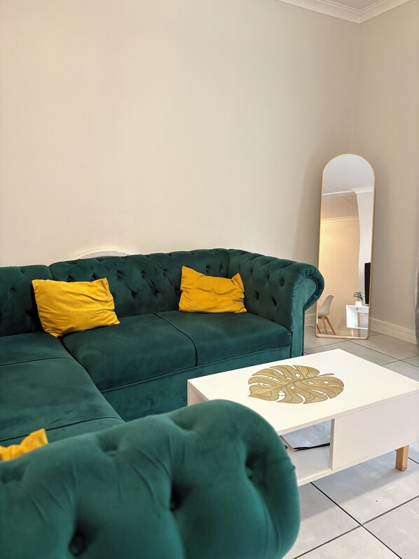 Living area - Luxury 2-bedroom Apartment ,The Blyde Crystal Lagoon, Pretoria (Pretoria)