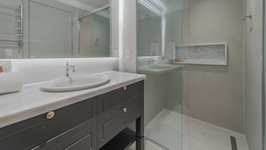 Premium Apartment | Bathroom | Shower, towels, soap, shampoo - Gran Valley - GAV Hotéis e Resorts (Gramado)