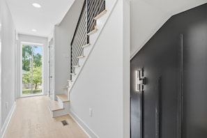 Interior - Stunning 2 bed, 4 bath in Green Hills! (Nashville)
