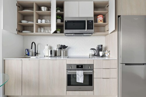 Elevated Etobicoke Flat | Near Humber Bay
