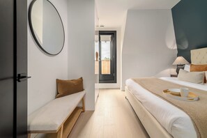 Room - Free Parking! Dual King Suite | West End Gem  | Parking Available (Toronto)