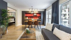 Living area - Entertainment District 1BR Steps to CN Tower! (Toronto)