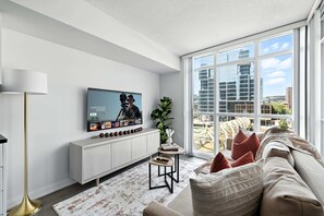 Living area - Sunlit 2BR Condo by the Waterfront (Toronto)