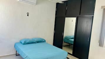 Iron/ironing board, internet, bed sheets