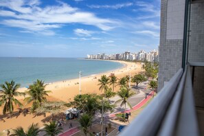 Beach - Apto Beira-Mar com Garagem na Praia da Costa (Vila Velha)