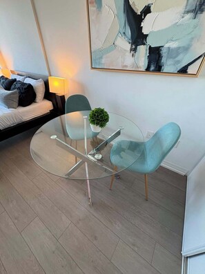 Unclassified image, 5 of 18, button - Executive Studio w Balcony  Steps to Eaton Centre (Toronto)