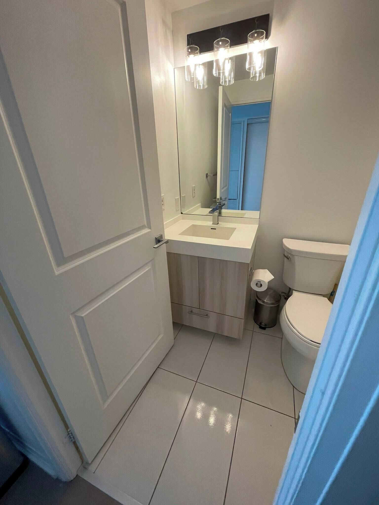 Shower, hair dryer, shampoo