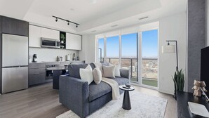 Unclassified image, 4 of 37, button - Chic 2BR Retreat Modern Comfort and Prime Location (Toronto)