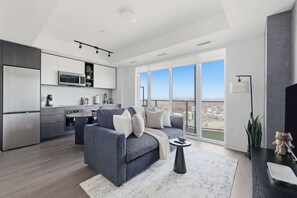 Unclassified image, 4 of 37, button - Chic 2BR Retreat Modern Comfort and Prime Location (Toronto)