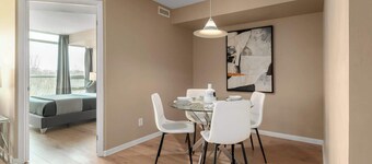 Waterfront District 2-Bed Unit | Near Rogers Centre