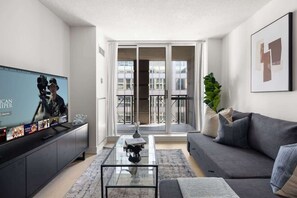 Unclassified image, 5 of 31, button - Trendy 1-BR Urban Hideaway Steps to Entertainment (Toronto)
