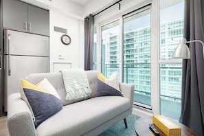 Unclassified image, 3 of 17, button - Trendy 1BR Condo Steps to Toronto Waterfront! (Toronto)