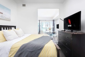 Unclassified image, 5 of 17, button - Trendy 1BR Condo Steps to Toronto Waterfront! (Toronto)