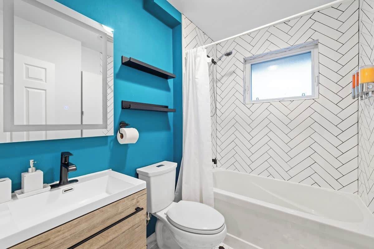 Shower, hair dryer, shampoo