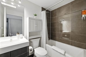 Unclassified image, 5 of 24, button - Modern City Retreat in the Heart of Toronto (Toronto)