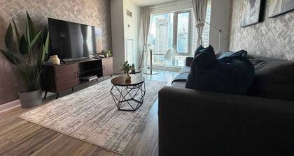 Downtown King Retreat | Walk to Yonge Sq