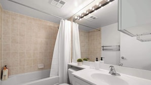 Bathroom - Downtown Condo Walk to CN Tower & Entertainment (Toronto)
