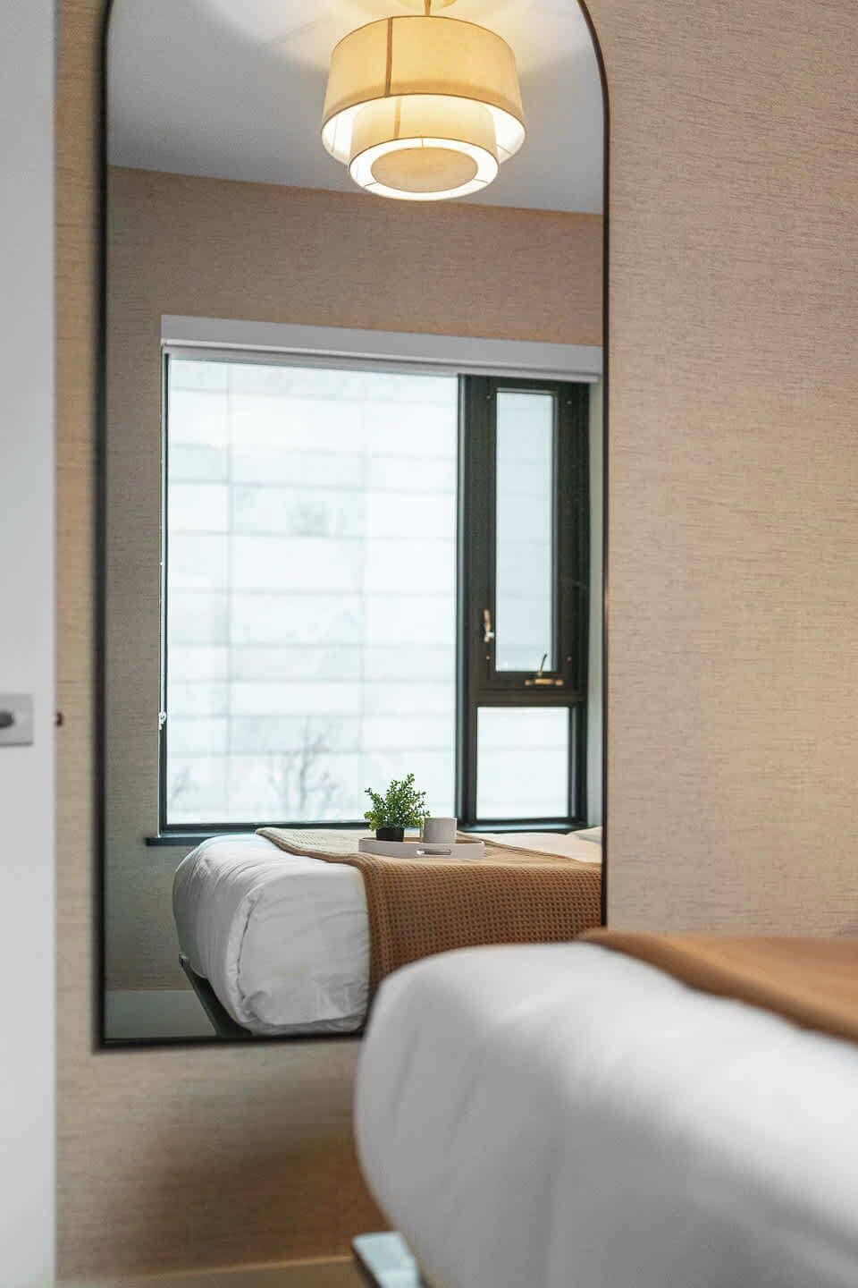 Serene Downtown Stay, steps to Mount Sinai | Parking Available
