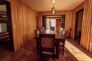 Dining - Beautiful 4-bedroom teak house in soothing San Rafael perfect for big groups (San Rafael)