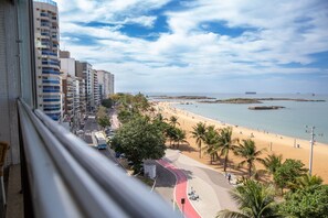 House, Smoking - Apto Beira-mar com Garagem na Praia da Costa (Vila Velha)