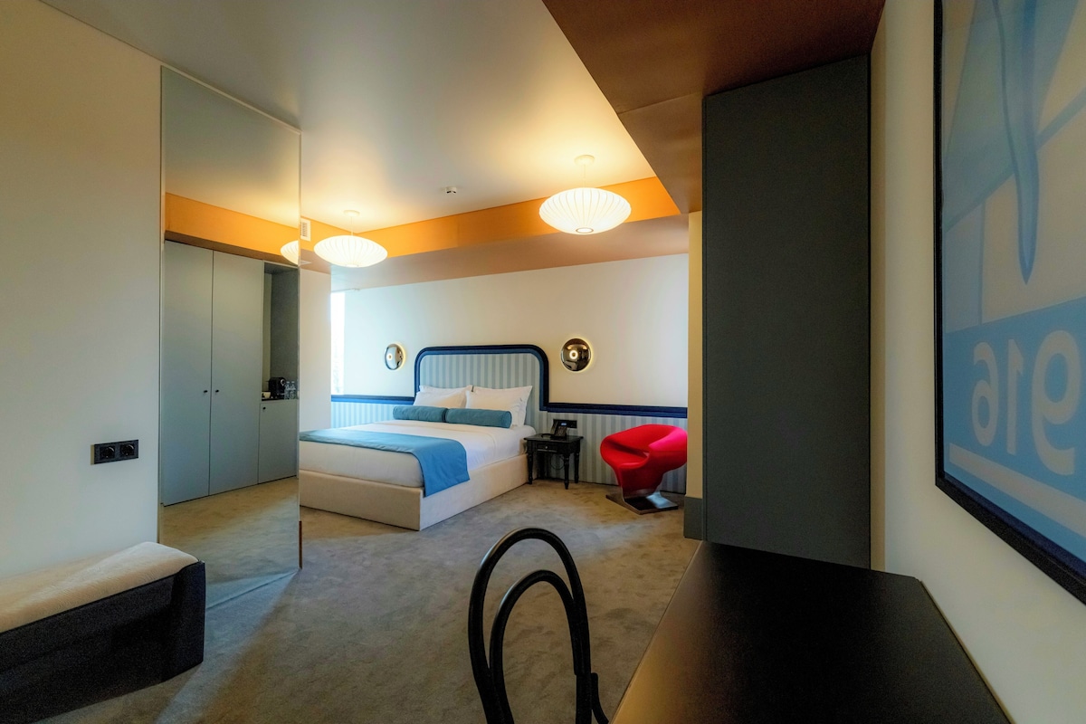 Habitación doble Deluxe | Camas con efecto memoria, minibar, camas extra y wifi gratis