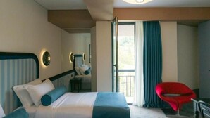 Colchones con efecto memoria, minibar y camas plegables/adicionales 