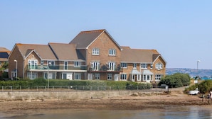 Exterior - COVE COTTAGE, family friendly, country holiday cottage in Weymouth (Weymouth)
