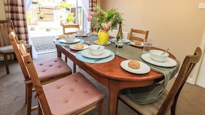Dining - COVE COTTAGE, family friendly, country holiday cottage in Weymouth (Weymouth)