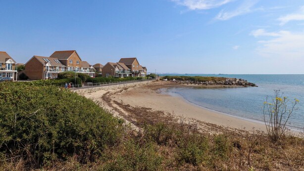 Beach - COVE COTTAGE, family friendly, country holiday cottage in Weymouth (Weymouth)