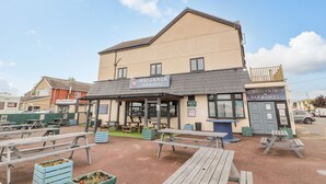 Unclassified image, 2 of 64, button - THE WENDOVER, pet friendly, luxury holiday cottage in Towyn (Abergele)