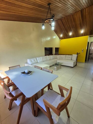 Cozy country house, Terra Preta Mansion, 5 bedrooms and 4 bathrooms.
