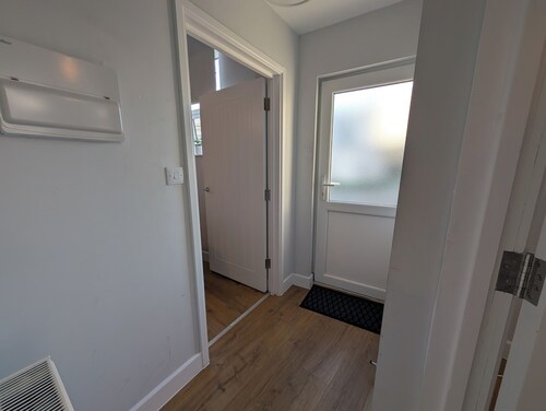 Serene 3-bedroom apartment in charming Folkestone near the coast