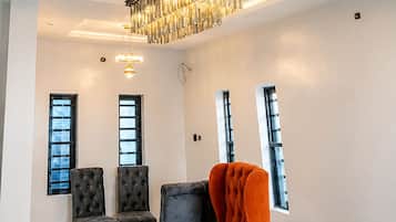 Casa, 3 habitaciones, para fumadores, balcón | Sala de estar