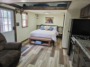 Unclassified image, 5 of 17, button - Cozy Alpine Mini Cabins- Bear Cabin. (Alpine)
