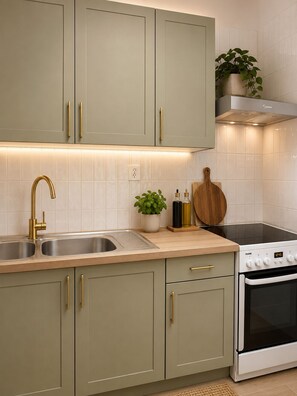 Private kitchen - Peaceful 2-bedroom apartment in Genève perfect for your getaway (Genève)