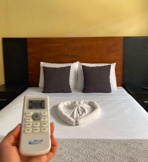 Classic Double Room | Blackout drapes, iron/ironing board (on request), WiFi (free) - Hospedaje Coffee and Cocktails (Esteli)