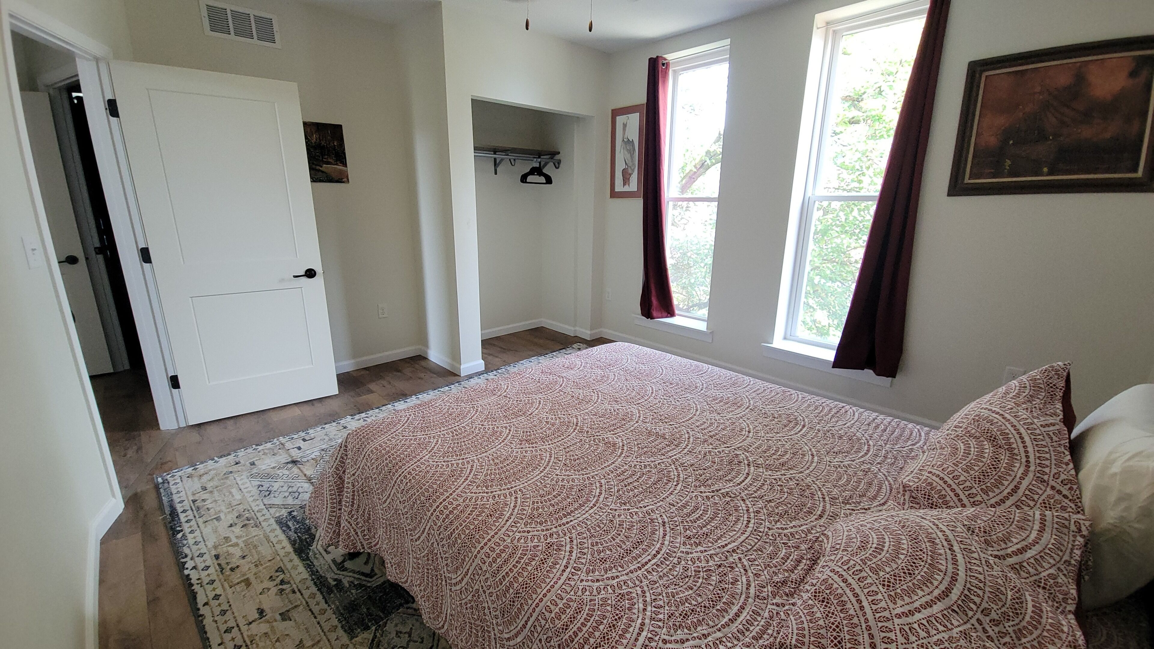 3 chambres, fer et planche à repasser, Wi-Fi, draps fournis