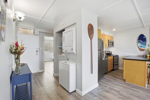 Coffee/tea maker, fridge, microwave, oven - NEW- Renovated Ocean view- Across from the beach- Fantastic location (Kihei)
