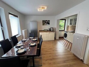 Unclassified image, 2 of 3, button - Stylish Room for 2 People Near Wilhelmshöhe Station (Kassel)