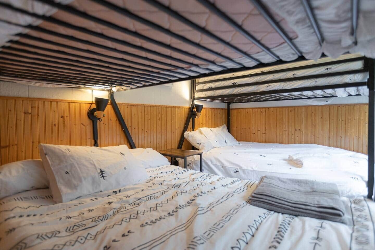 In-room safe, iron/ironing board, WiFi, bed sheets