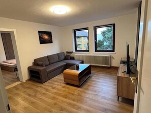Living area - 2-Room Suite Near the Wilhelmshöhe Train Station (Kassel)