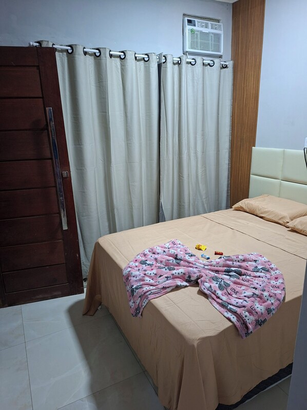 Room - Vrbo Property (Belém)