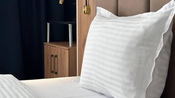 In-room safe, WiFi (free)