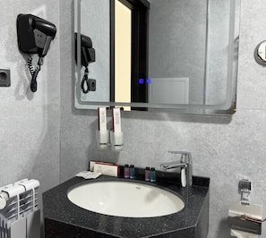 Twin Room | Bathroom - Hanzade Palace  (Samarkand)